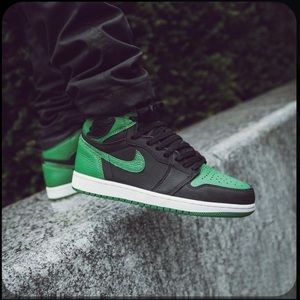 Air Jordan 1 Retro High OG 'Pine Green 2.0'